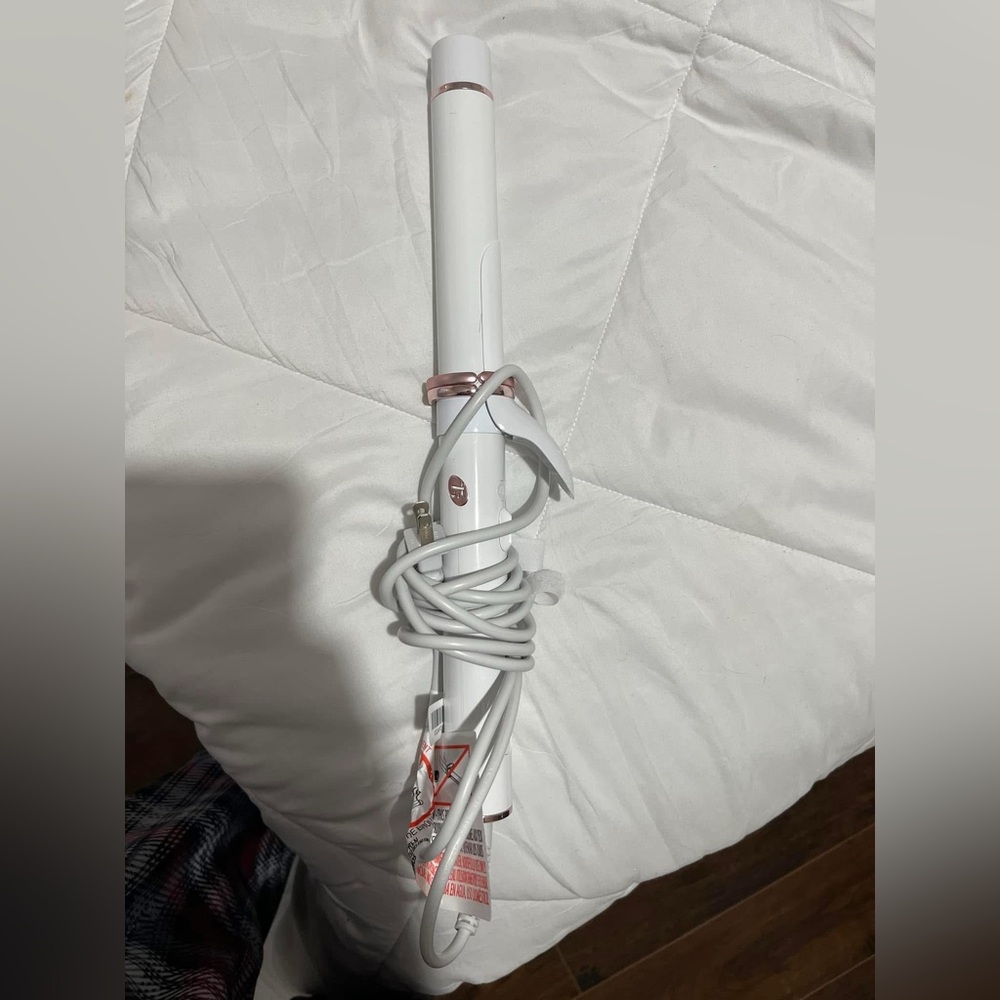 T3 Curl Wrap Automaticic. 1.25” barrel. Brand new
